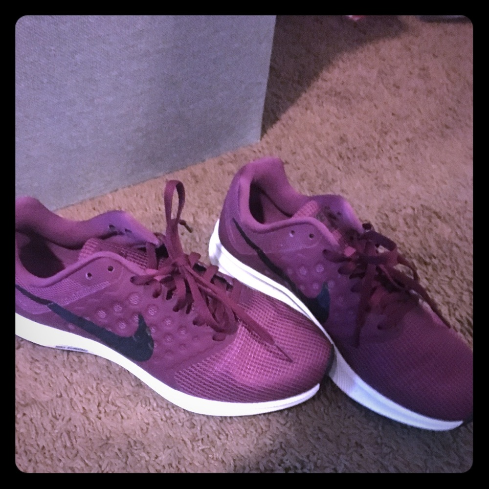 Nike running shoes size 8